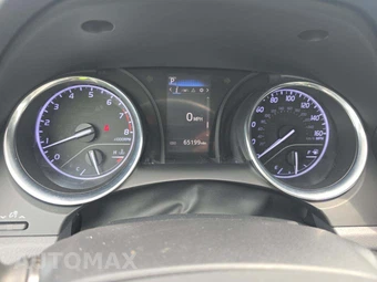 2019 Toyota Camry LE - miniatura 6