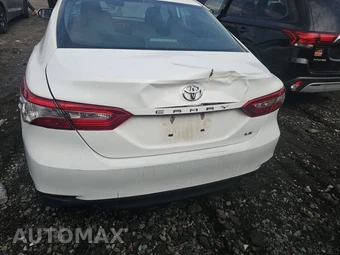 2019 Toyota Camry LE - miniatura 5