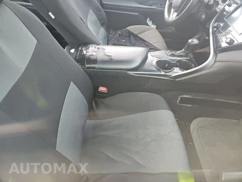 2019 Toyota Camry LE - miniatura 8