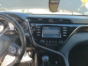 2019 Toyota Camry LE - miniatura 11