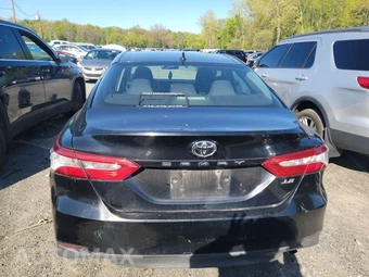 2019 Toyota Camry LE - miniatura 5