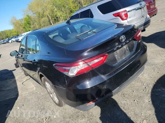 2019 Toyota Camry LE - miniatura 6