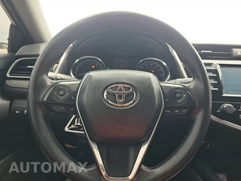 2019 Toyota Camry LE - miniatura 10