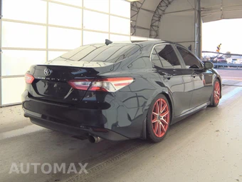 2019 Toyota Camry LE - miniatura 4