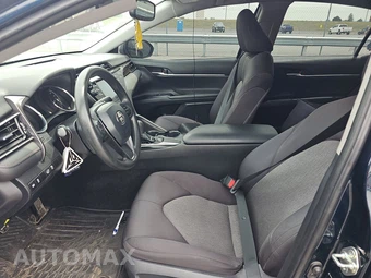 2019 Toyota Camry LE - miniatura 7