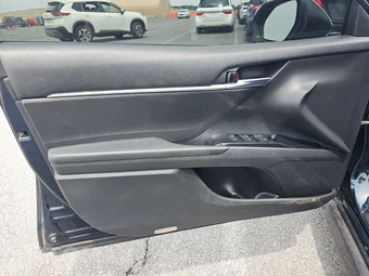 2019 Toyota Camry LE - miniatura 9