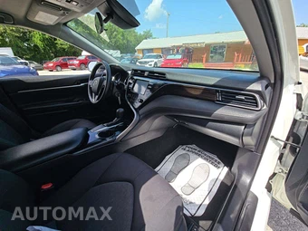 2019 Toyota Camry LE - miniatura 19