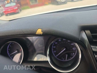 2019 Toyota Camry LE - miniatura 21
