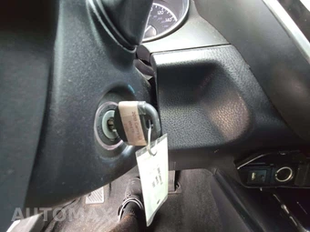 2019 Toyota Camry LE - miniatura 8