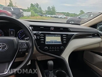 2019 Toyota Camry LE - miniatura 14