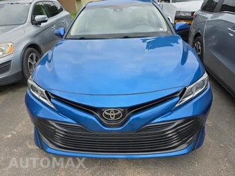 2019 Toyota Camry LE - miniatura 2