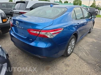 2019 Toyota Camry LE - miniatura 4