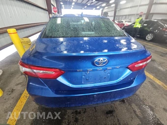 2019 Toyota Camry LE - miniatura 5