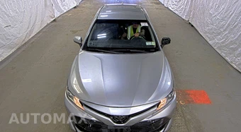 2019 Toyota Camry LE - miniatura 2