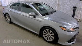 2019 Toyota Camry LE - miniatura 3