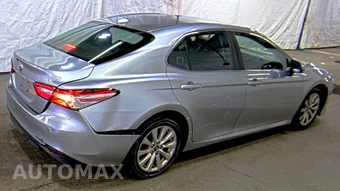 2019 Toyota Camry LE - miniatura 4