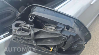 2019 Toyota Camry LE - miniatura 40
