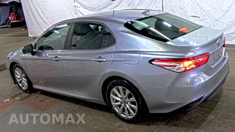 2019 Toyota Camry LE - miniatura 6