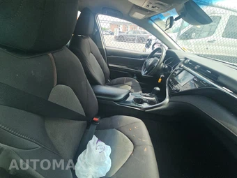 2019 Toyota Camry LE - miniatura 8