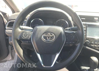 2019 Toyota Camry LE - miniatura 10
