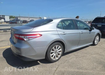 2019 Toyota Camry LE - miniatura 2