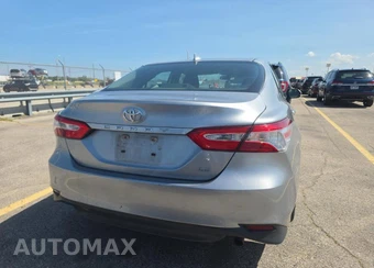 2019 Toyota Camry LE - miniatura 4