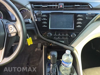 2019 Toyota Camry LE - miniatura 11