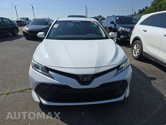 2019 Toyota Camry LE - miniatura 2