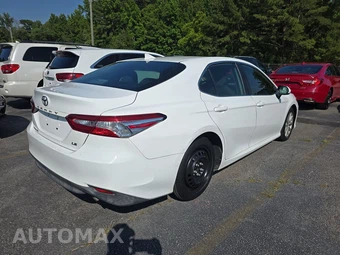 2019 Toyota Camry LE - miniatura 4