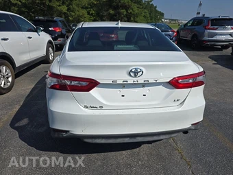 2019 Toyota Camry LE - miniatura 5