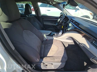 2019 Toyota Camry LE - miniatura 8