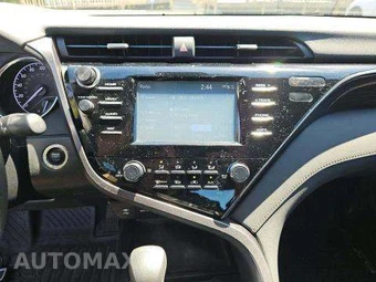 2019 Toyota Camry LE - miniatura 10