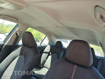 2019 Toyota Camry LE - miniatura 11