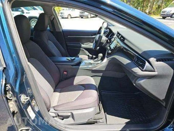 2019 Toyota Camry LE - miniatura 18