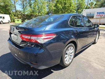 2019 Toyota Camry LE - miniatura 3