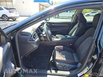 2019 Toyota Camry LE - miniatura 6