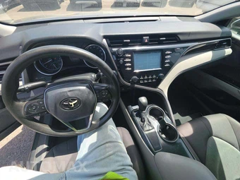 2019 Toyota Camry LE - miniatura 10