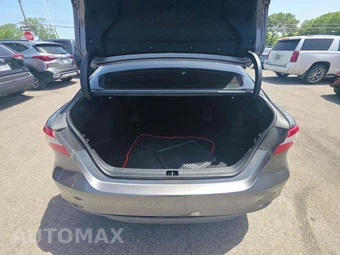 2019 Toyota Camry LE - miniatura 14