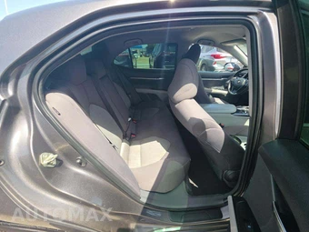 2019 Toyota Camry LE - miniatura 16