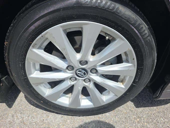 2019 Toyota Camry LE - miniatura 26