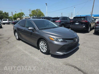 2019 Toyota Camry LE - miniatura 4