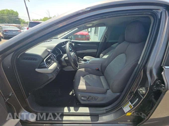 2019 Toyota Camry LE - miniatura 6