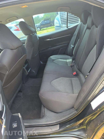 2019 Toyota Camry LE – miniatura 10