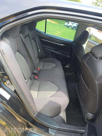 2019 Toyota Camry LE – miniatura 13