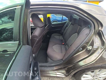 2019 Toyota Camry LE - miniatura 10