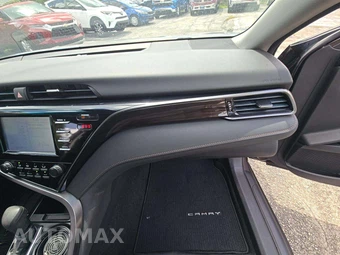2019 Toyota Camry LE - miniatura 16