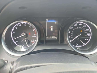 2019 Toyota Camry LE - miniatura 6