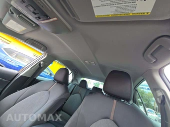2019 Toyota Camry LE - miniatura 8