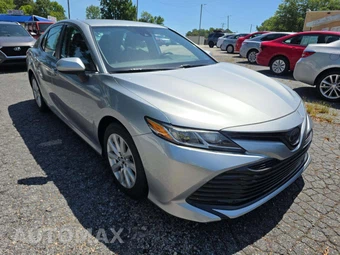 2019 Toyota Camry LE - miniatura 4
