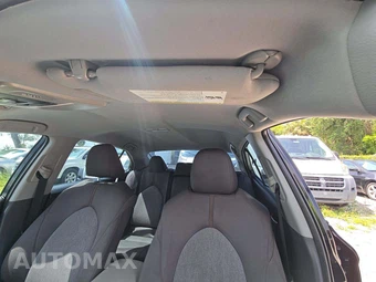 2019 Toyota Camry LE - miniatura 11